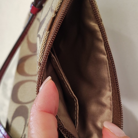 Coach Parker Signature Wristlet Tan And Crimson Red 6" x 4" Hang Tag - Picture 10 of 14